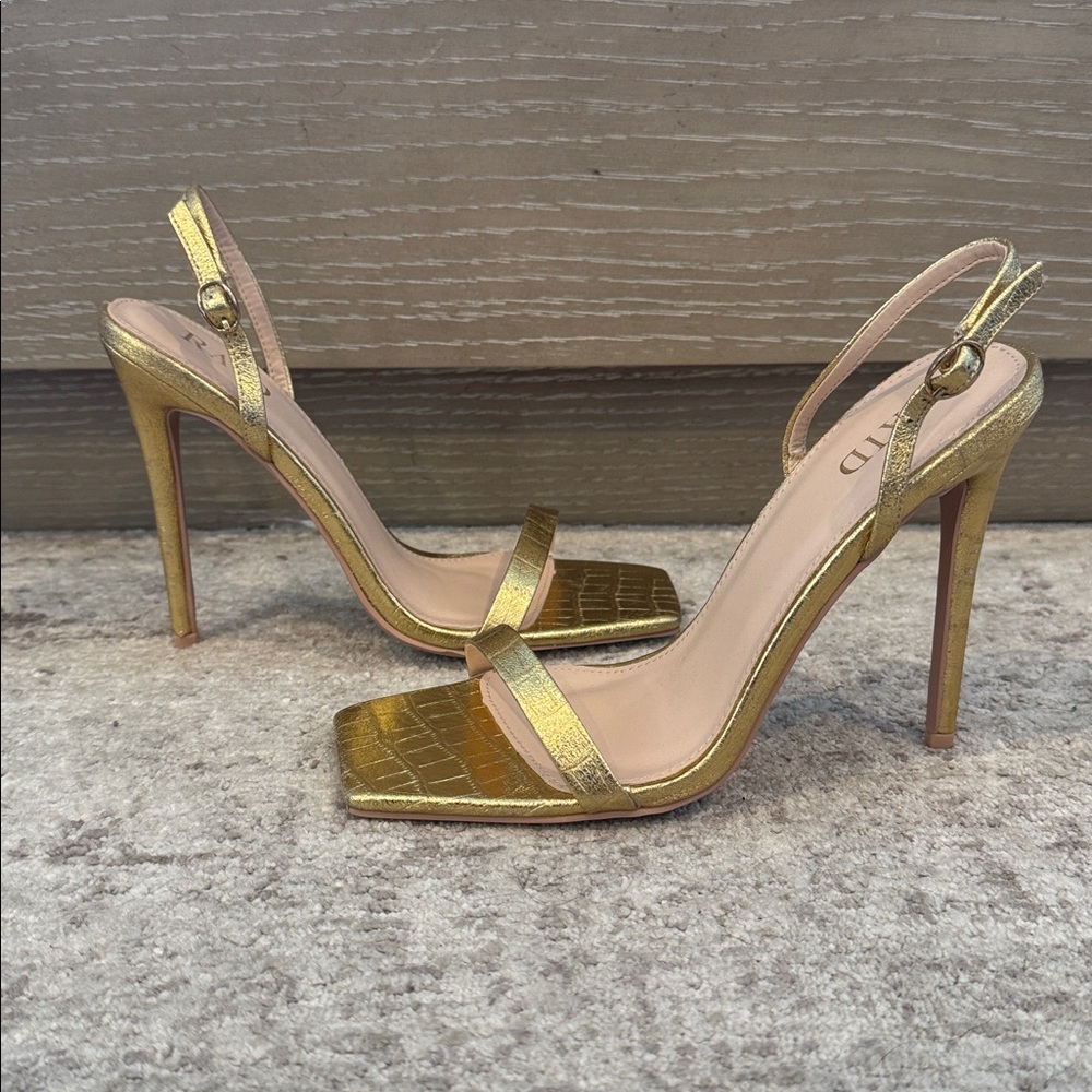 Chic Gold Strappy Heels